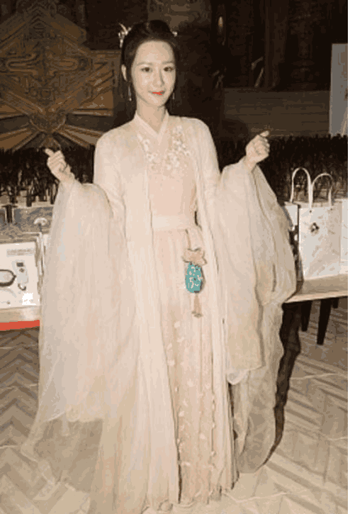 《香蜜》演员杀青照, 锦觅乖巧, 天后端庄, 旭凤有点"二"