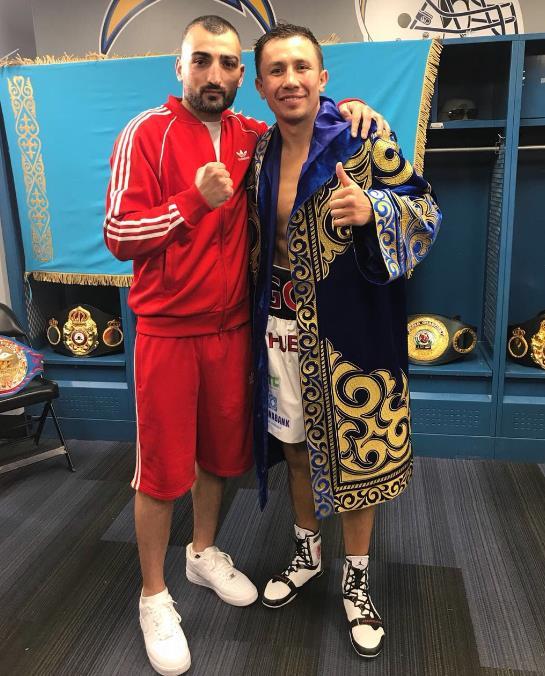 战神戈洛夫金展示金腰带向祖国致敬,还有三场硬仗要打