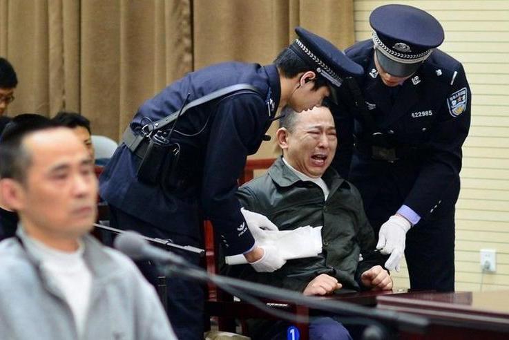 黑社会老大刘汉被执行死刑,法院拍卖众多豪车,宝马x5两万起!