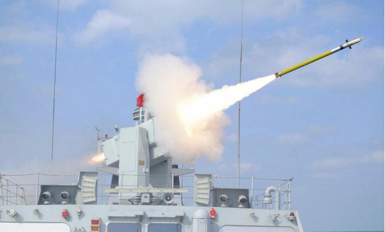 056,辽宁号16航空母舰以及未来的两栖攻击舰都会装备这款近程防空导弹