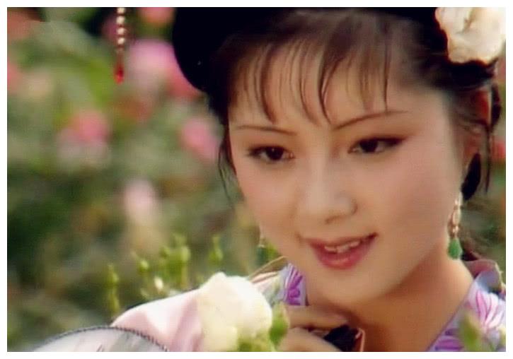 "明白很多道理,仍然过不好这一生",薛宝钗的真实写照