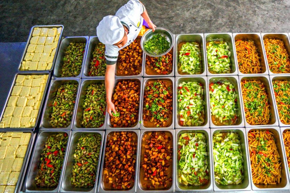 军营里的伙食到底有多丰盛? 看看这些照片你就明白了, 很给力!