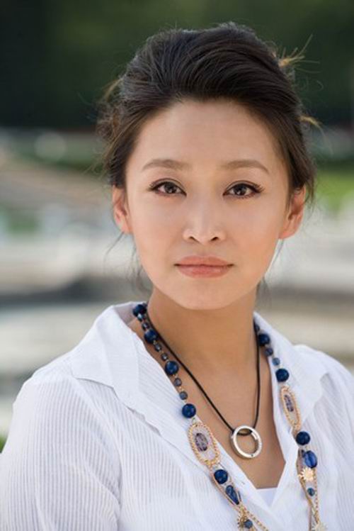 突然就火了,后来大家也扒出来她曾经在《父母爱情》中出演秀娥嫂子