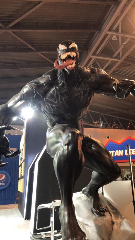 超级重磅!提前曝光!电影毒液本尊空降斯坦·李动漫宇宙展imax展厅