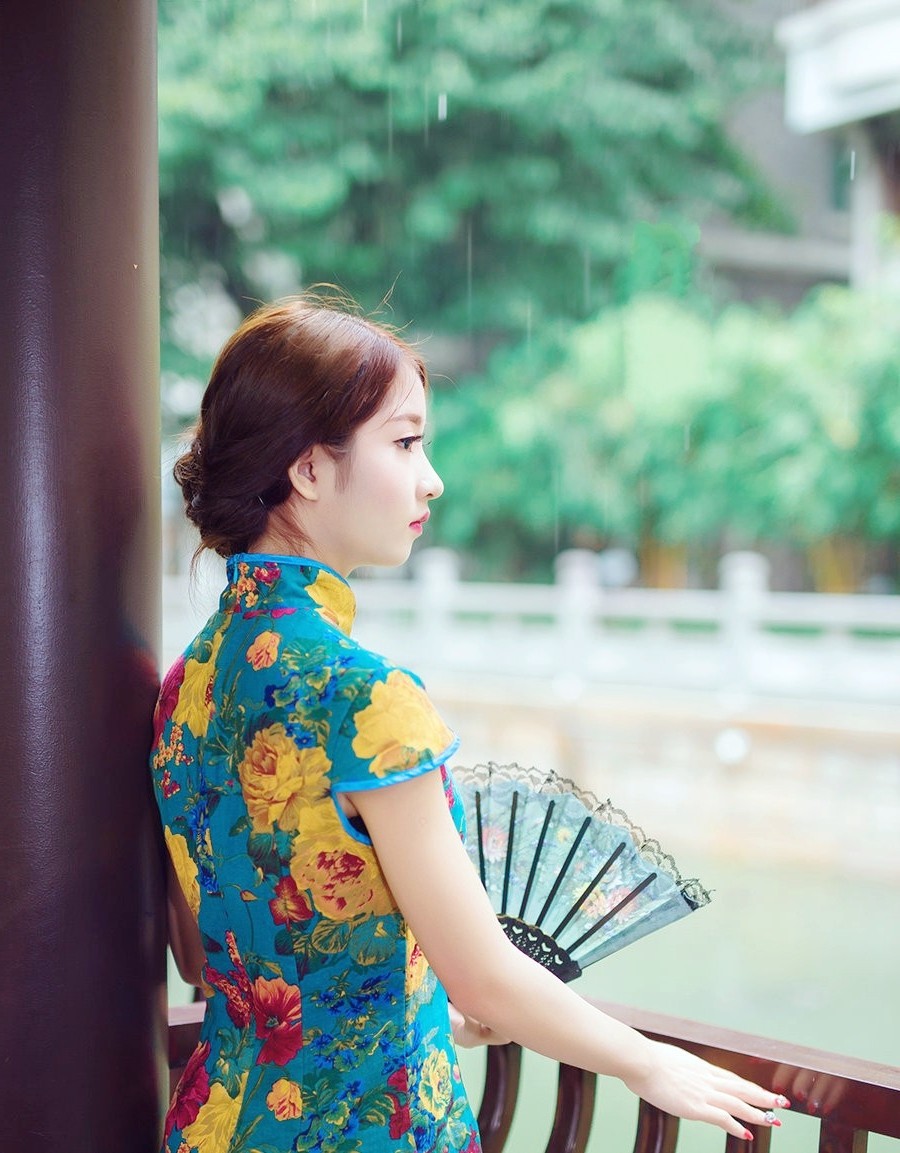 一个有着民族古韵的江南旗袍女子!|旗袍|美女|特色_新浪新闻