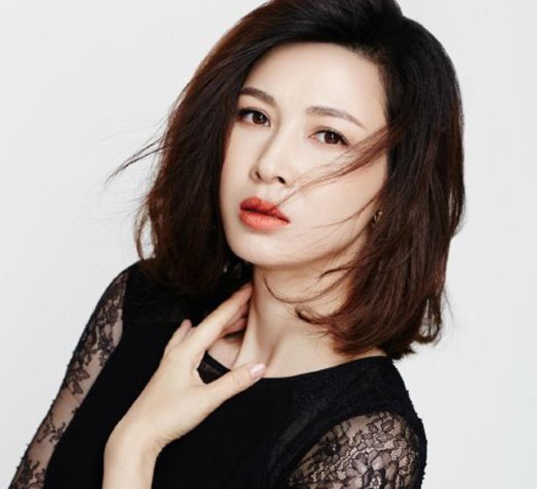 《亮剑》女主近照曝光,如今嫁入豪门生活惬意