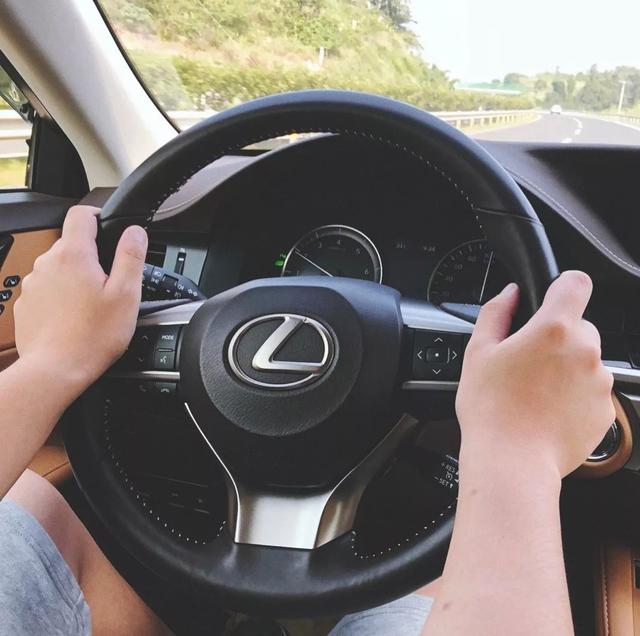 精致的佛系大叔——雷克萨斯es250-新浪汽车