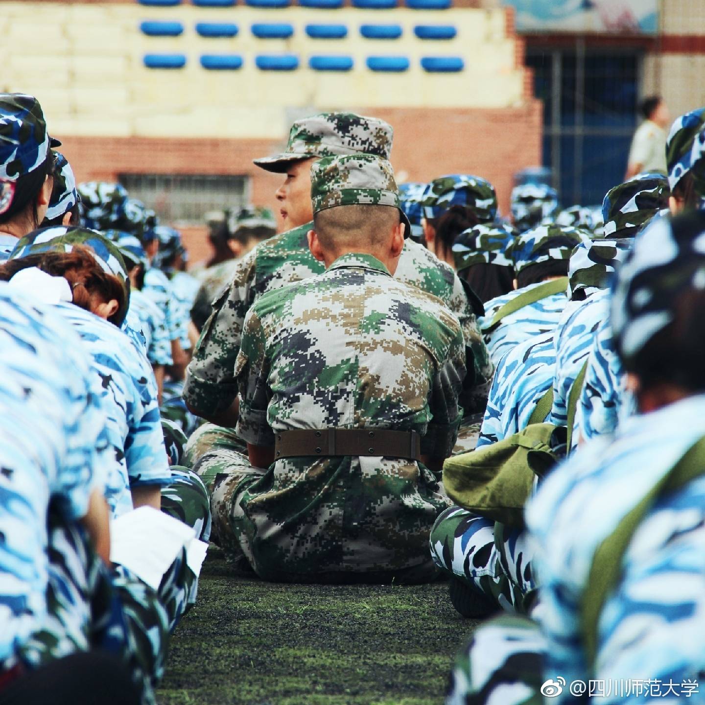川师新生军训教官·背影集
