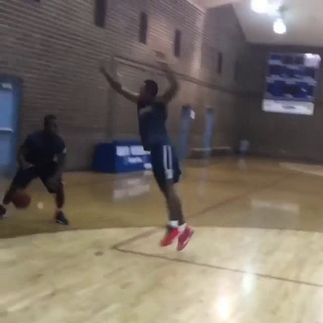 篮球中所谓的拜佛过人原理是什么? 英文名F