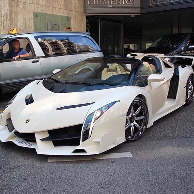 敞篷兰博基尼venenoroadster