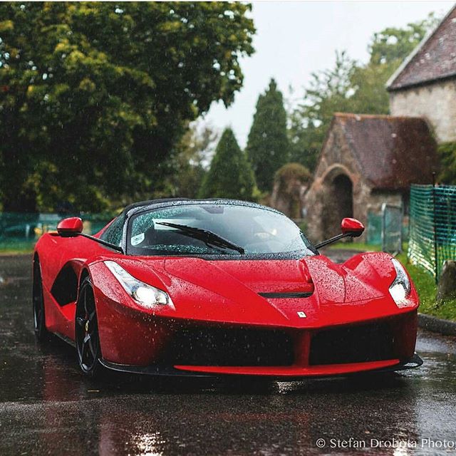 一毒一辣——红色毒药兰博基尼veneno roadster & 红色辣马法拉利lafe