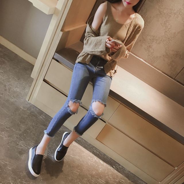为什么越来越多的女孩喜欢穿破洞牛仔裤难道是为了凉爽
