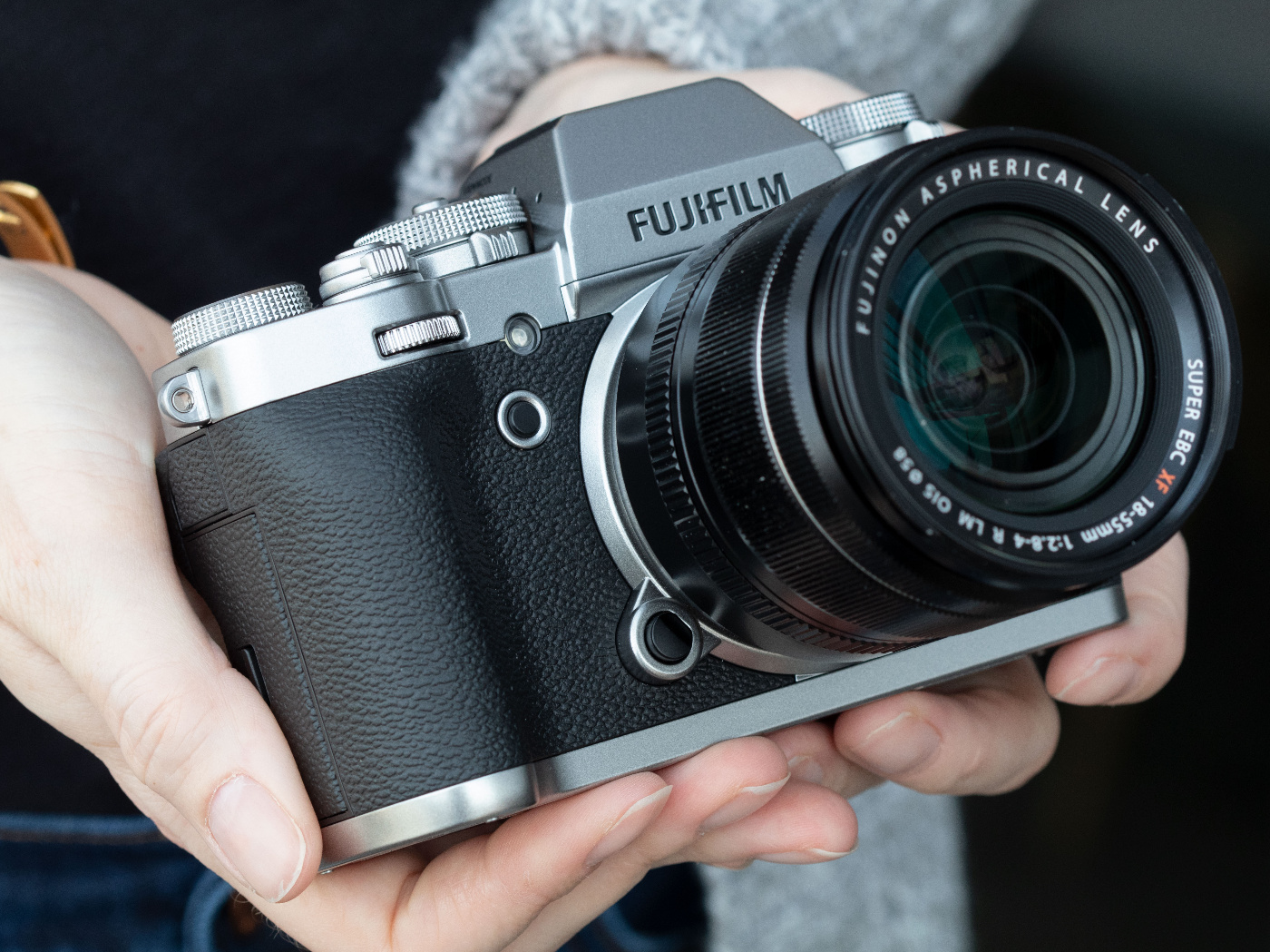 富士胶片正式发布最新旗舰级无反相机fujifilm x-t3__财经头条