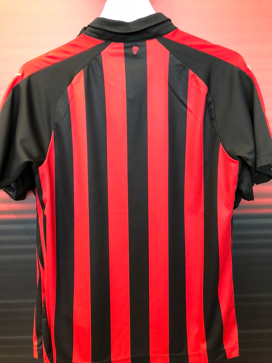 ac米兰发布2018-19赛季主场球衣