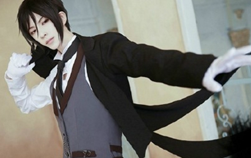 熊叔cos塞巴斯蒂安这侧颜杀就问你服不服不要问我为啥舔屏