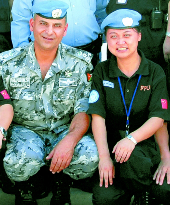 维和女兵和志虹生前旧影,正气凛然,最后那张,是她的灵柩