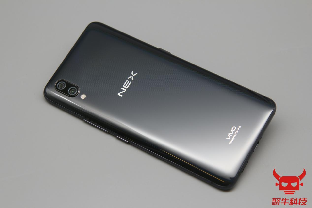 上上下下的享受 伸缩镜头全面屏旗舰vivo nex是这个样子