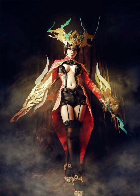 英雄联盟新春贵人龙女cos胸前藏不住的深沟