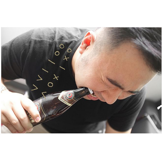 又到了可以喝酒撸串的季节,分享一组创意的啤酒开瓶器设计