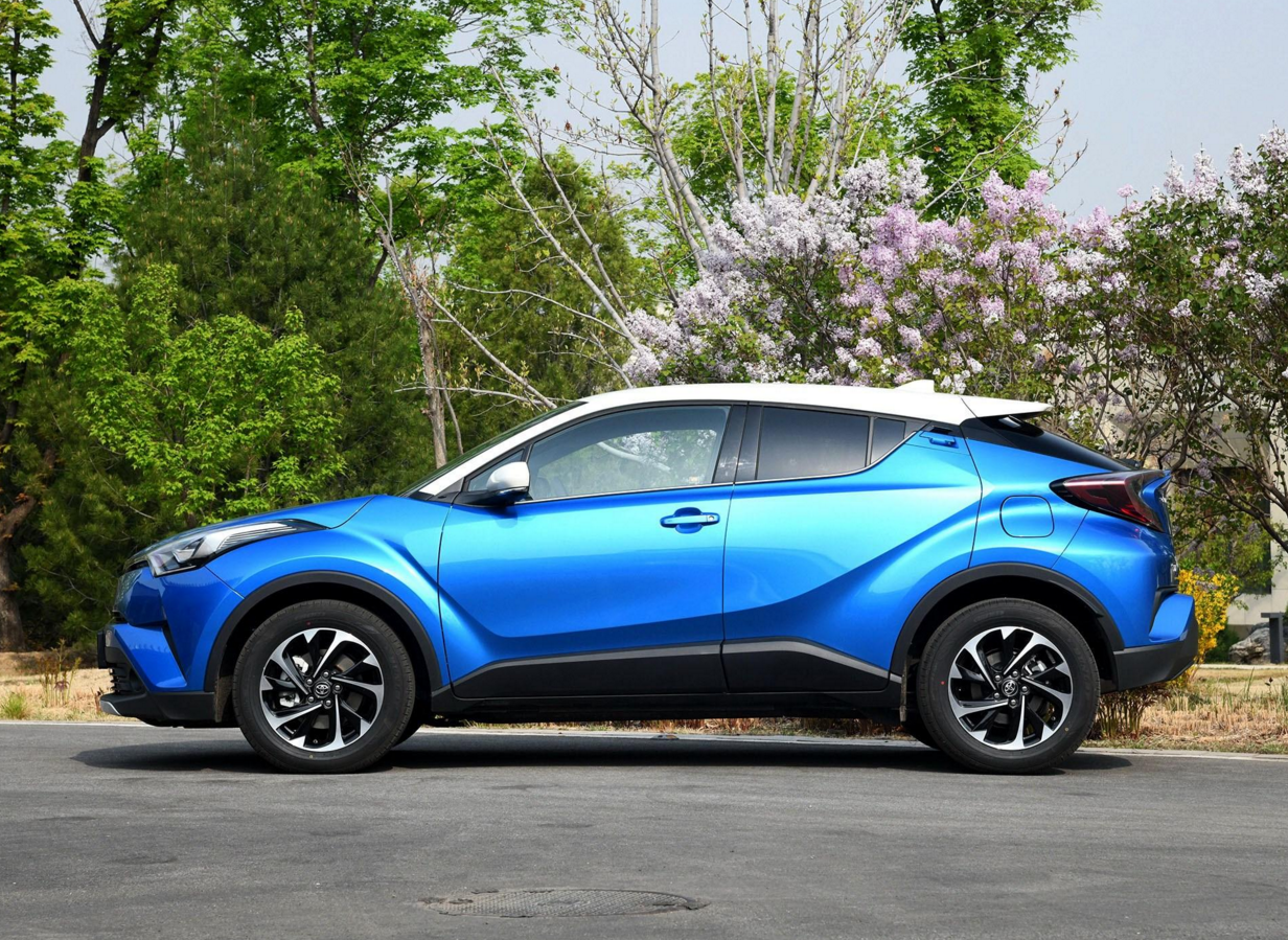 百万人关注,丰田奕泽suv强势登陆,但试驾过为何都摇摇头?