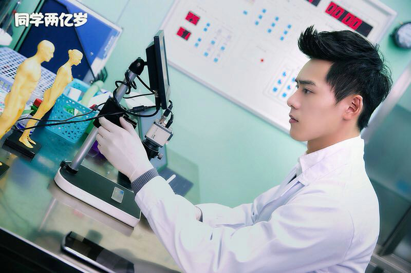 腹肌能力者,好身材圈粉无数,徐静蕾力捧新男主朱致灵我pick了!