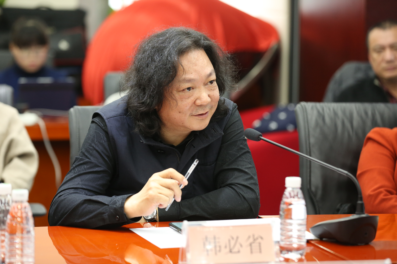 代表委员:孩子上网疏着管,可借工具管理