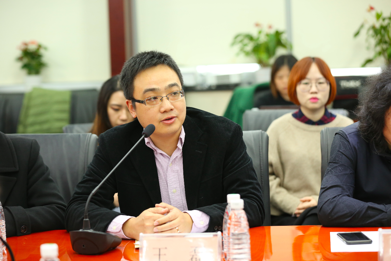 代表委员:孩子上网疏着管,可借工具管理