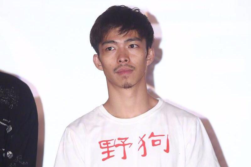 《药神》黄毛挑衅警官帅炸,他不是陈柏霖版黄渤,他是演员章宇!|章宇|陈柏霖|黄毛_新浪新闻
