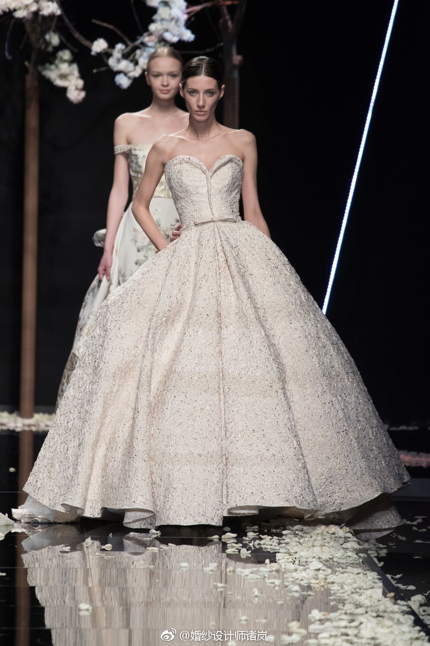 antonioriva2019纽约婚纱周大秀三想看大秀视频的