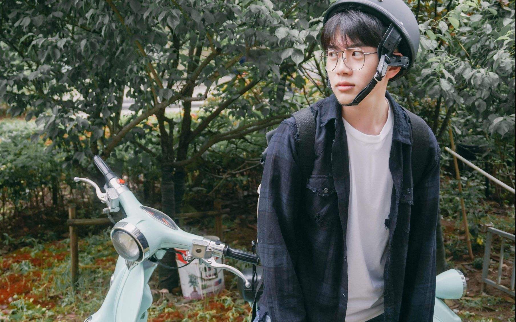 费启鸣登上舞台,摩登兄弟造福一条街,她却被低价抄底,近乎封杀