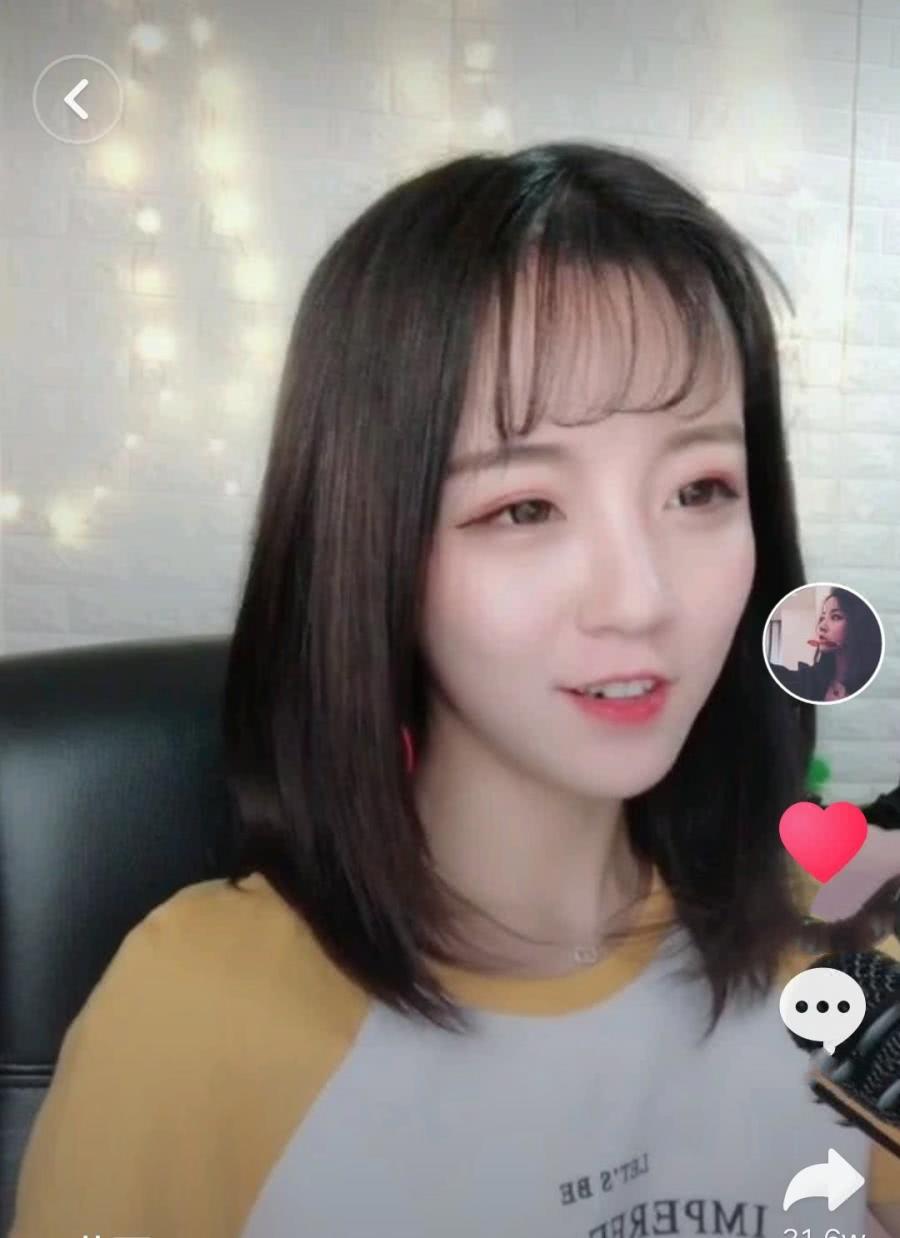 抖音有四美,唱歌的莉哥,跳舞的代古拉k,只有她刚火就被封杀!__财经头条