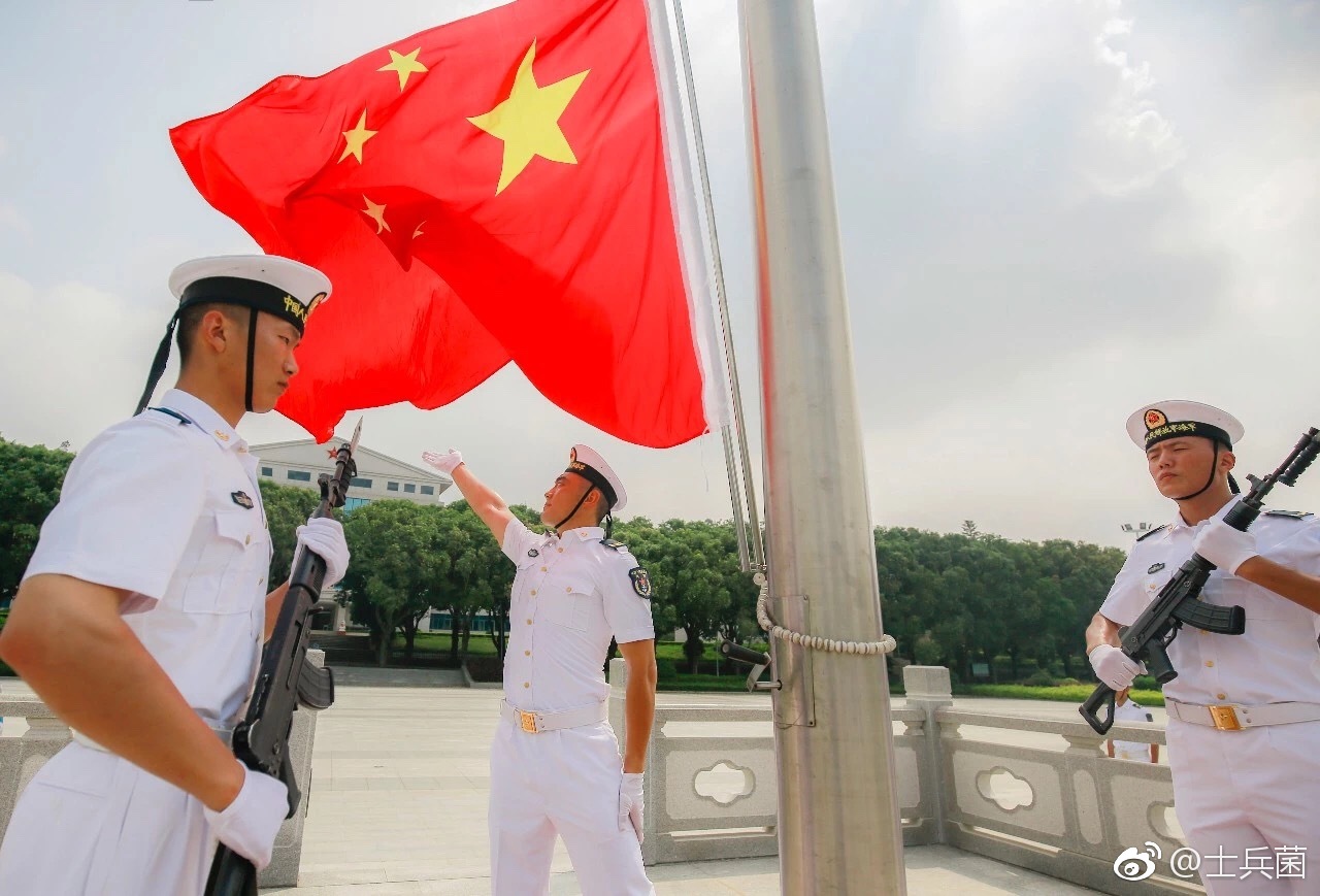 陆战队超帅护旗手曝光看看他们是怎么样练成的