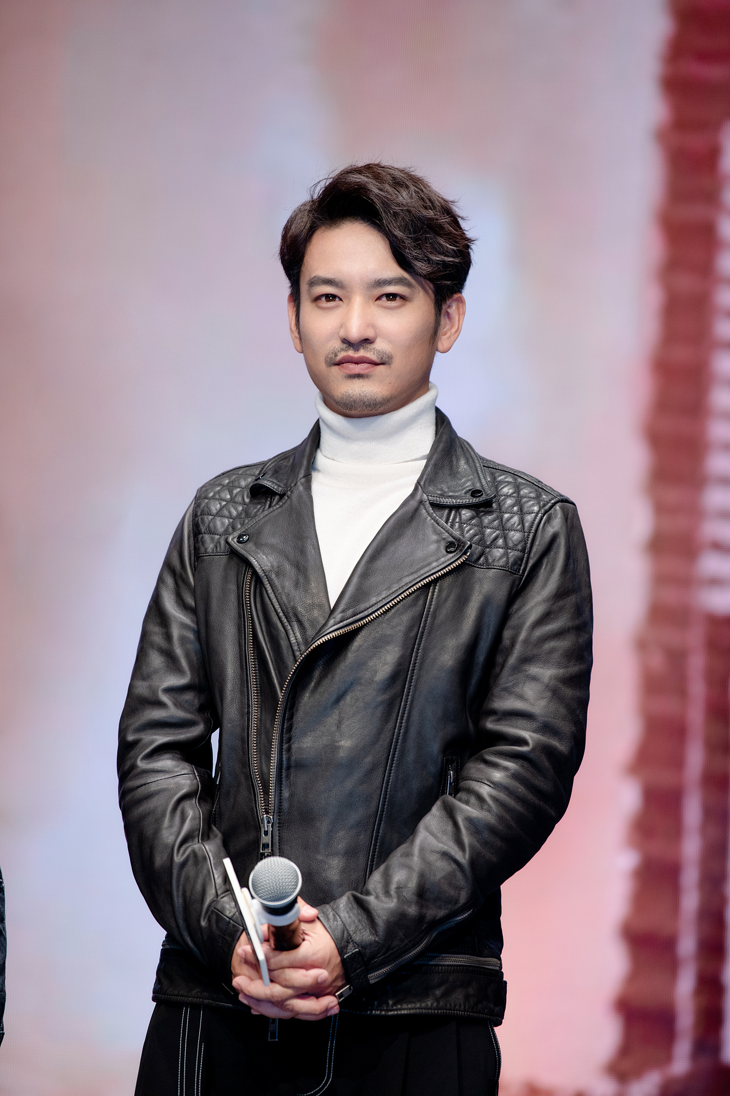 前方高能,江太医亮相《悍城》发布会,变身悍城007"黄金输出者"的