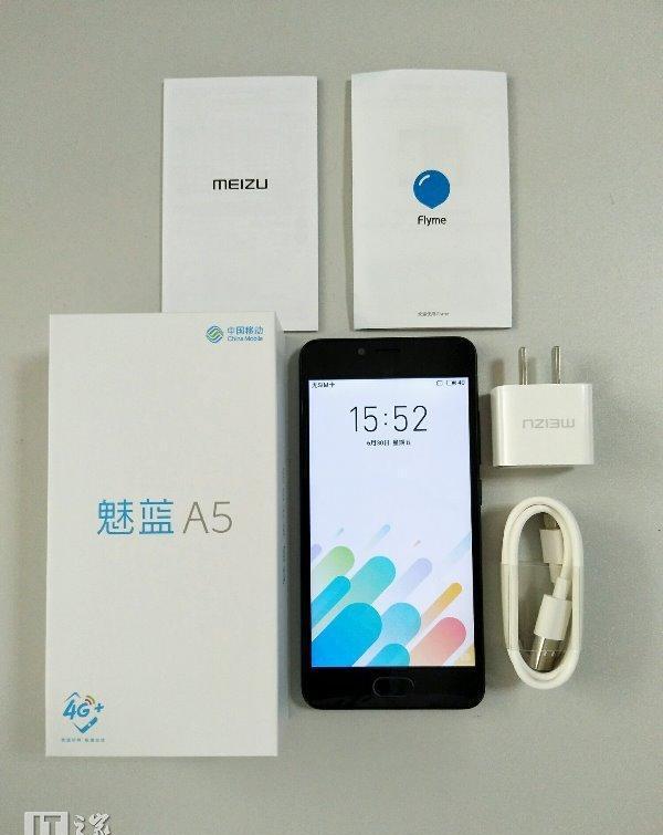 上手魅蓝a5真机: 纯黑机身,3万跑分