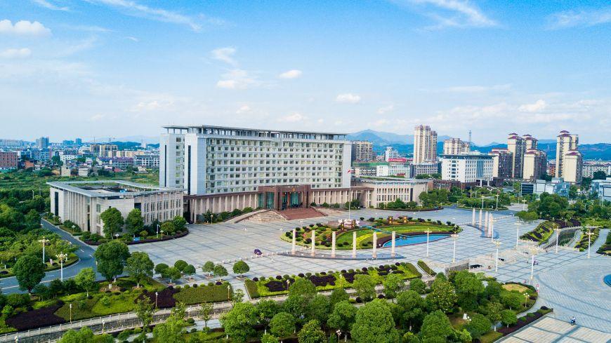 翻看江西省吉安市的地图,最北的县就是新干县了,被称为吉安的北大门