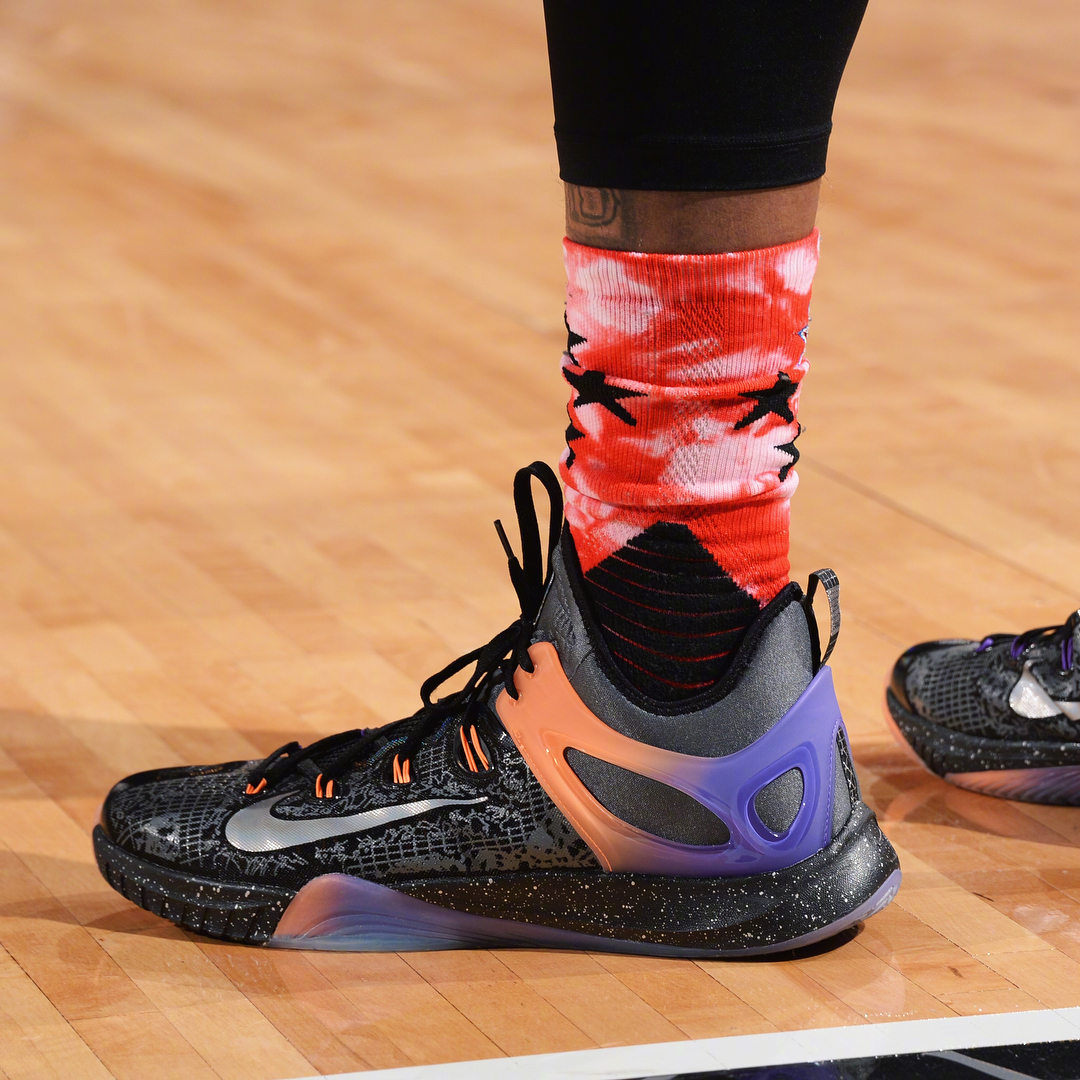 考辛斯在赛场上穿过的那些球鞋.