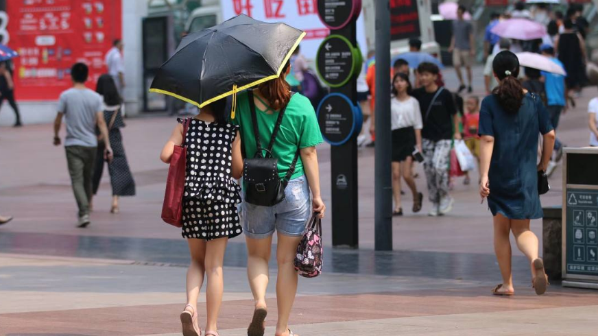 大街上每天那么多人来人往,他们不用上班吗?网友:他们可忙多了