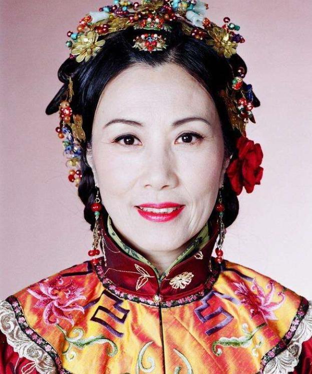 皇帝给宰相赐婚,宰相掀开盖头,竟是位60岁老妇,顿时欣喜若狂