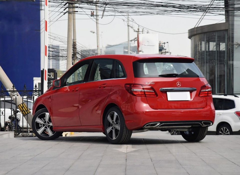 最小的奔驰豪华车,22.48万起,前脸像飞度,屁股像polo