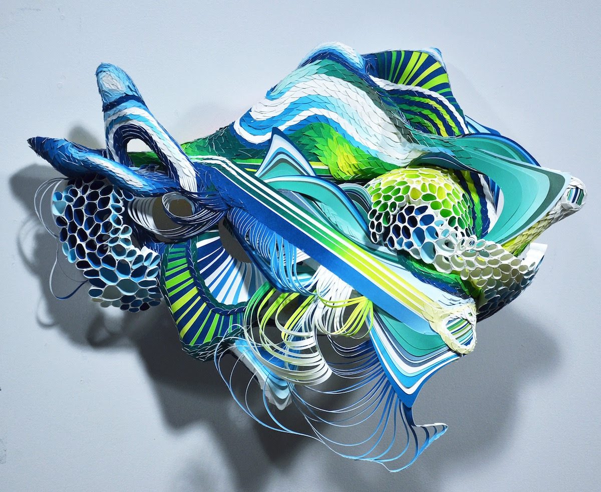 巨大的彩色纸雕塑在墙壁上绽放 | 美国纸艺术家 crystal wagner