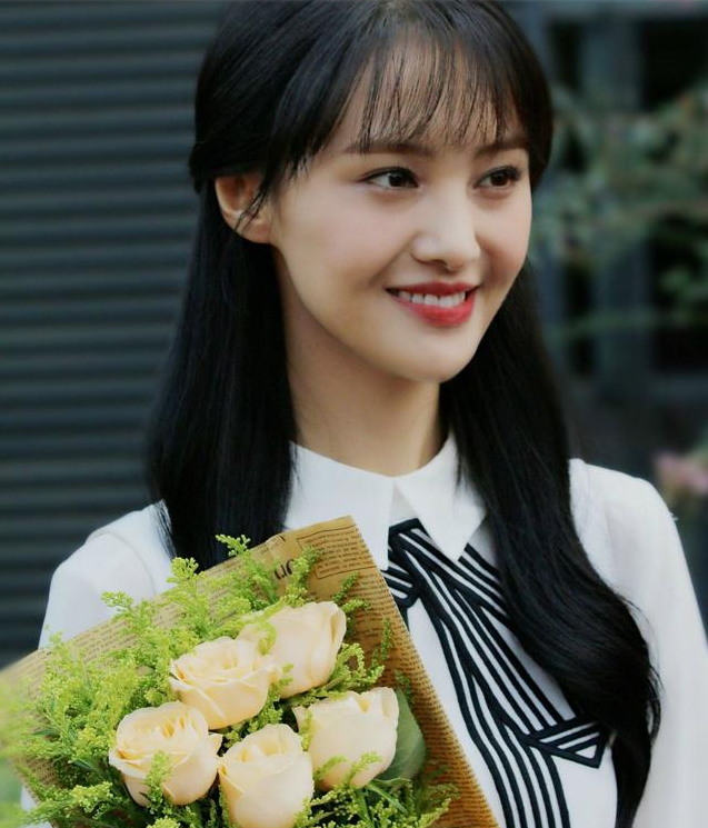 微微一笑很倾城郑爽贝微微百变发型撩杨洋