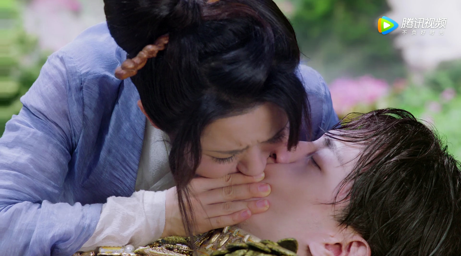 杨紫邓伦吻戏来啦