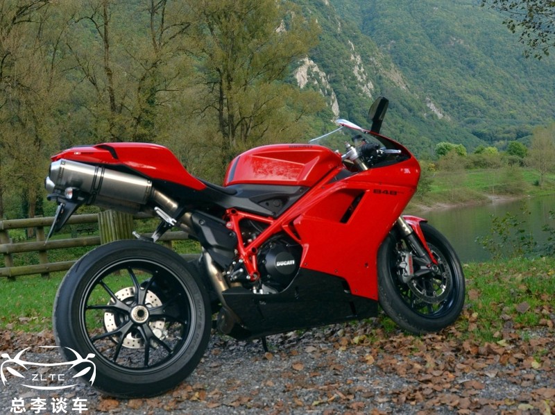 思域和摩托车发生剐蹭,维修费比轿车贵,水箱1.2万不是最贵配件