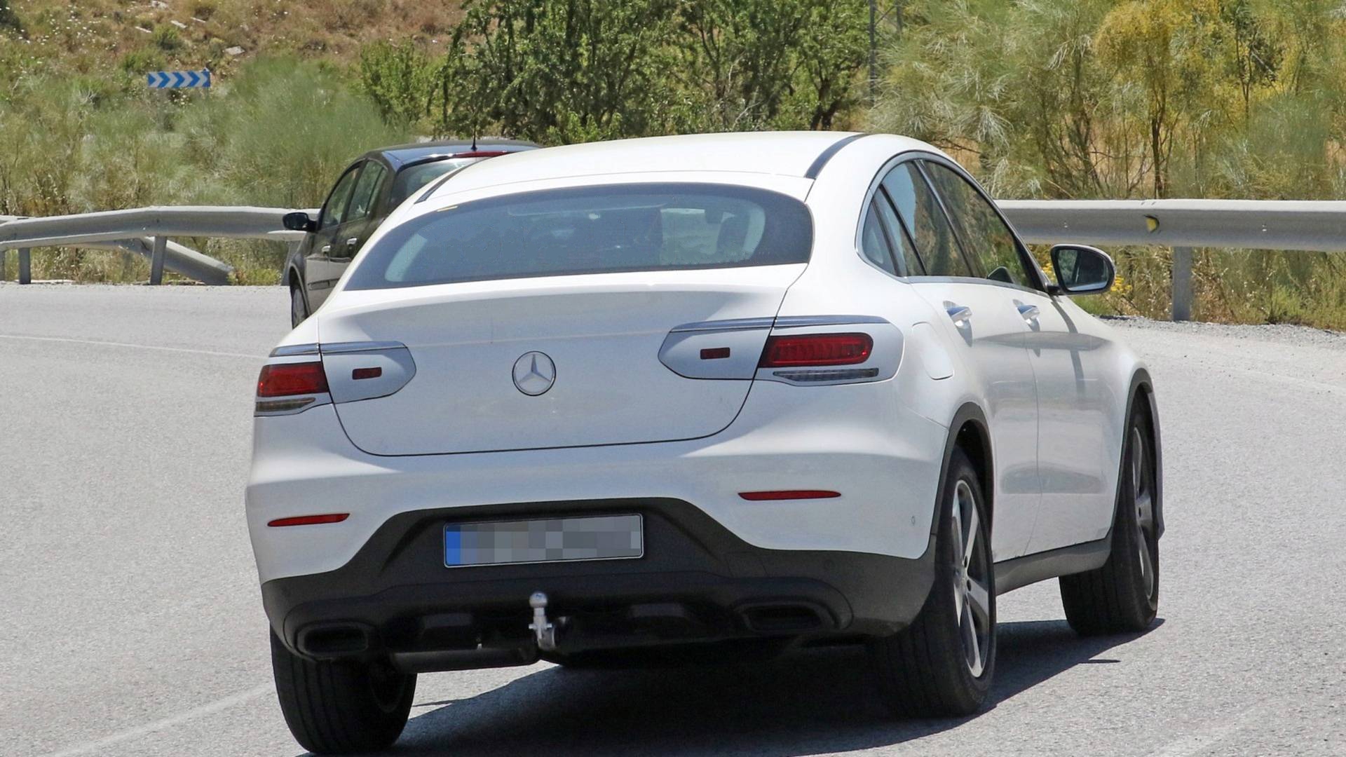 几乎就是glc coupe裸照,换代gle正在换装,s级技术进入新车中