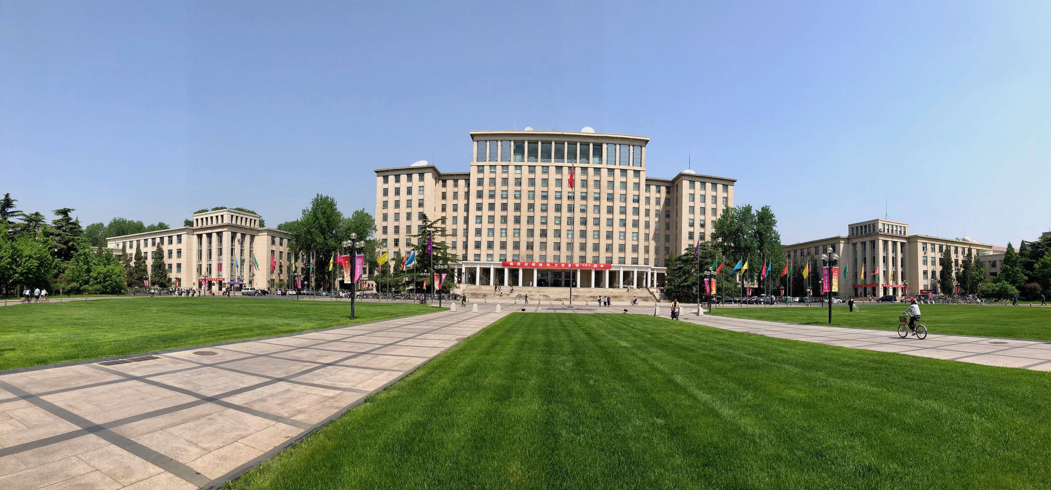 春游清华园:主楼,明理楼,天大广场.清华大学107周年校庆专题