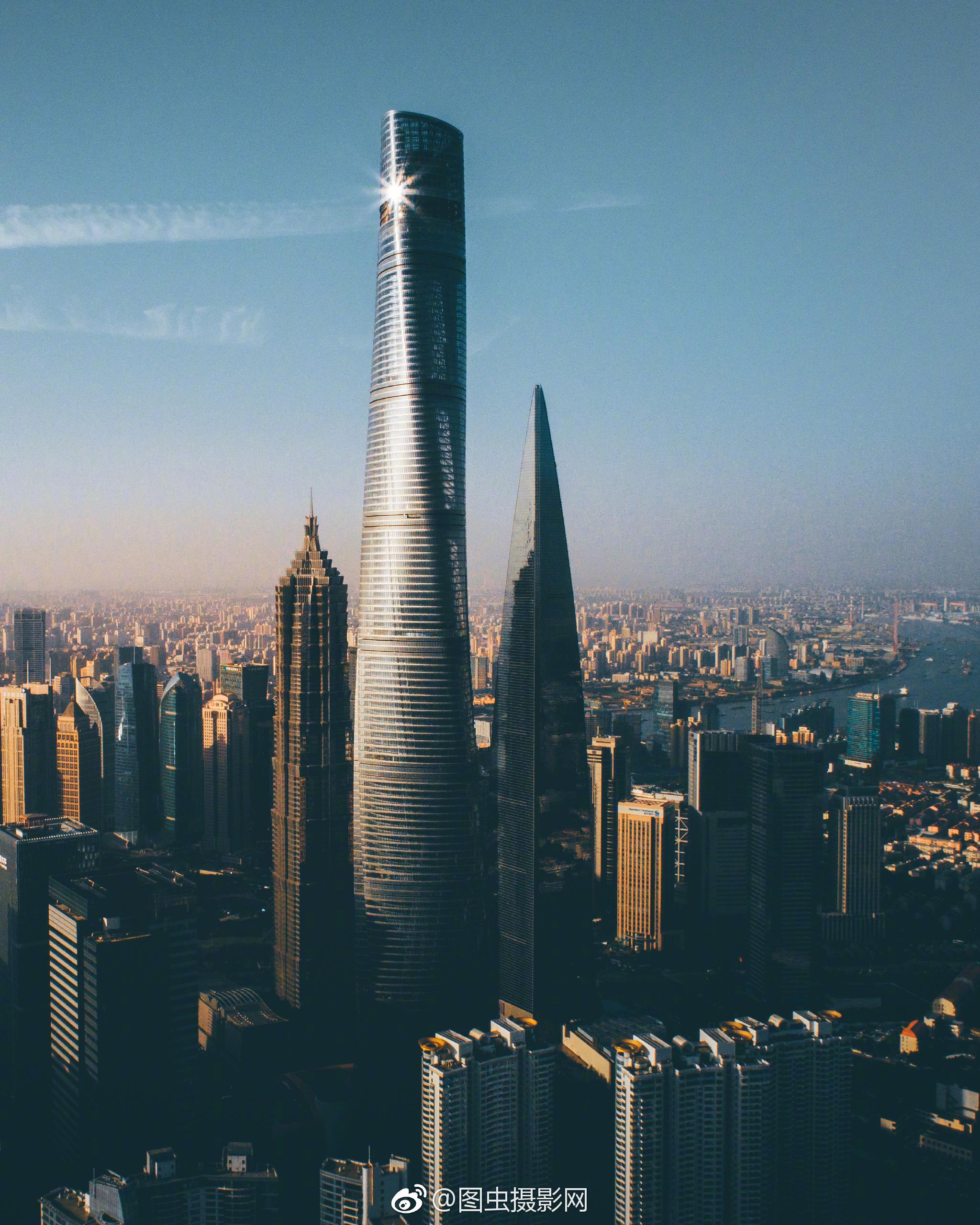 这城市慷慨亮整夜光如同少年不惧岁月长