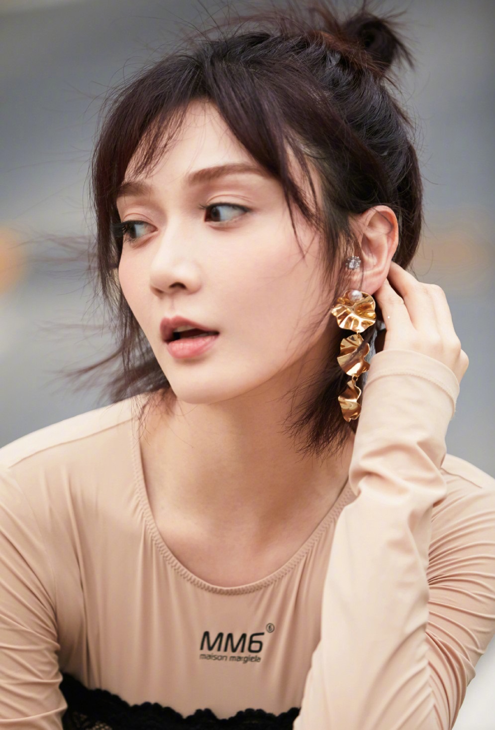 她是老房有喜小海燕如今秋衣外面穿抹胸网友漂亮