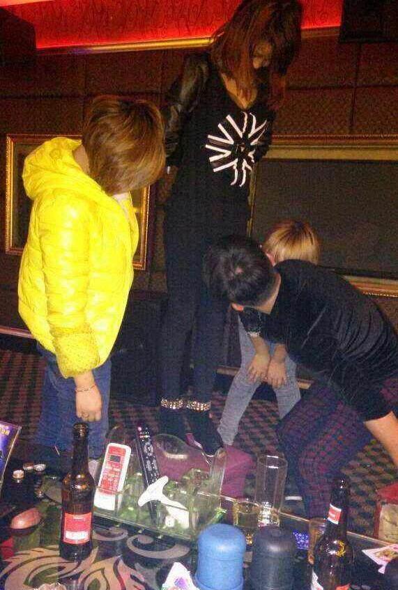 16岁少女和多名男子在ktv醉酒醒来浑身酸疼只能扶着墙走