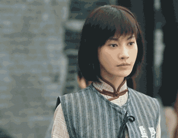 杨雪当年在与陈浩民,馨子等人合作的《活佛济公》中,扮演"白灵"一角的