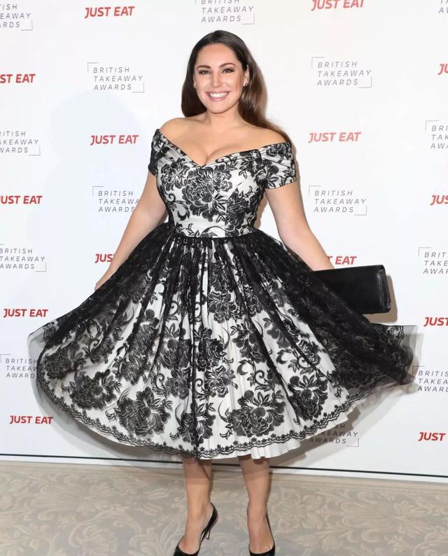 凯莉·布鲁克出席时尚颁奖礼,这位女神终于要结婚了!